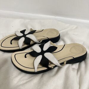 Dansko Women's T-Strap Sandals US Size 10.5 EU 41 White and Black Flower Leather